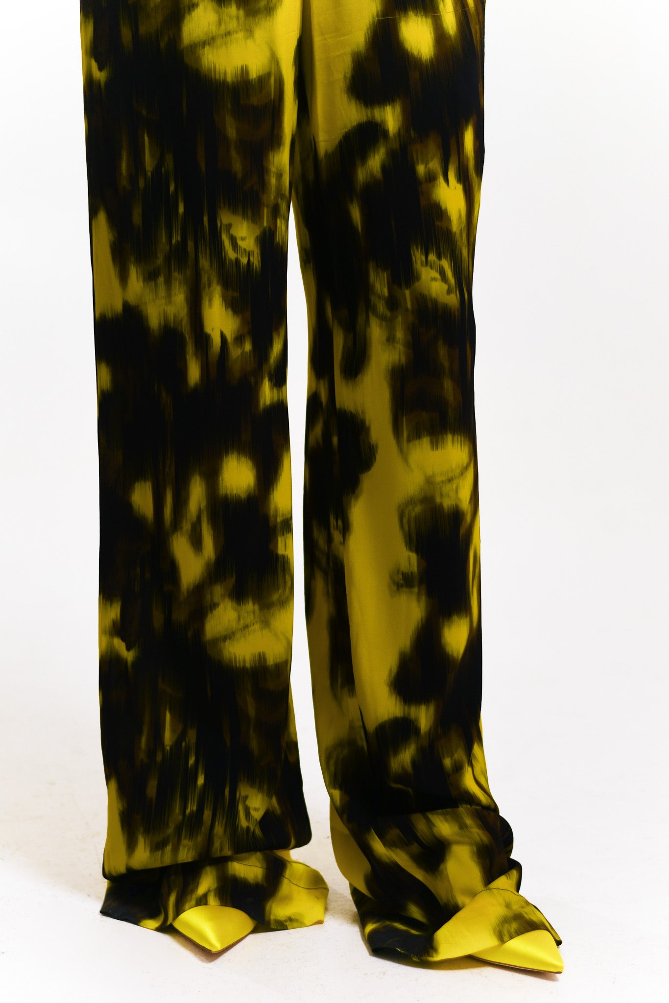 Pantalones AKNVAS estampados